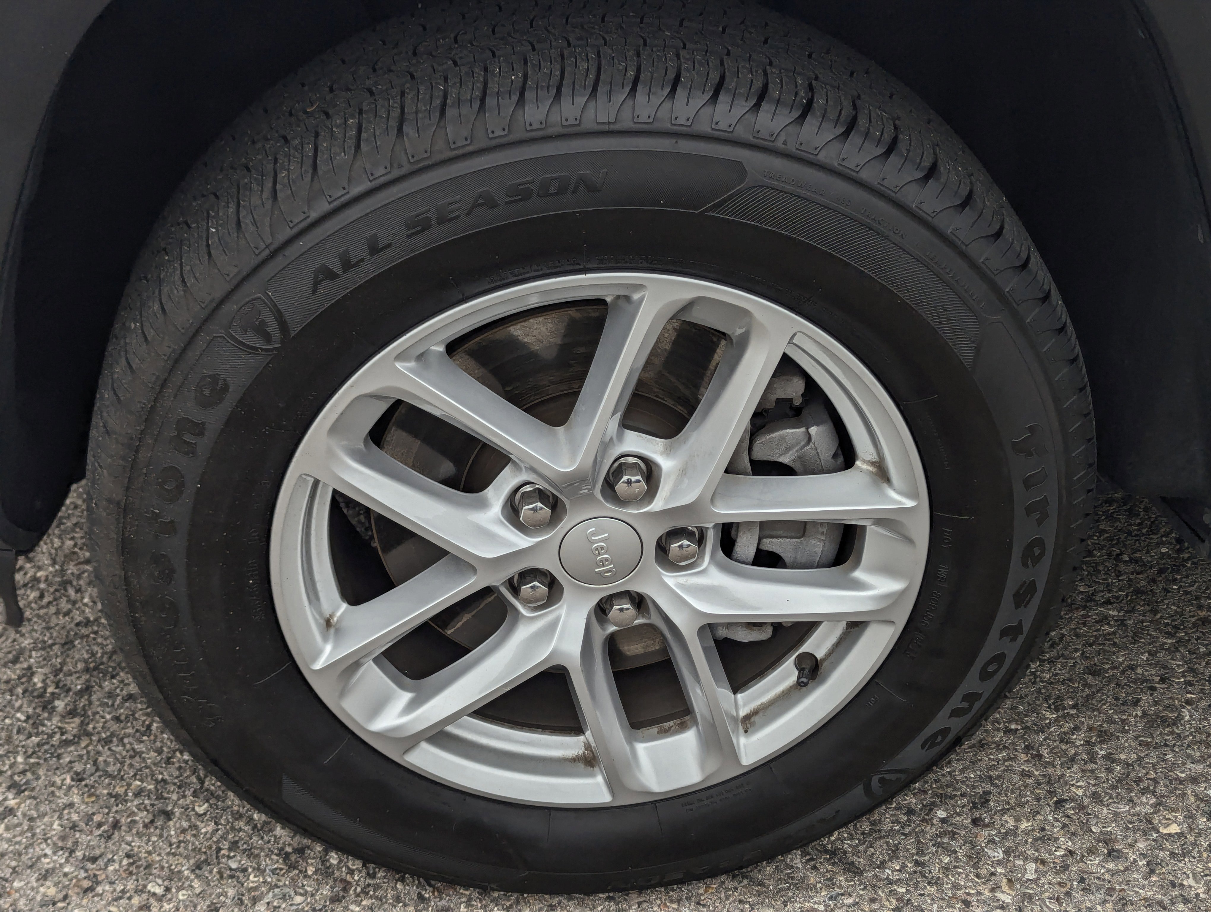 Used 2023 Jeep Grand Cherokee L Laredo image 7