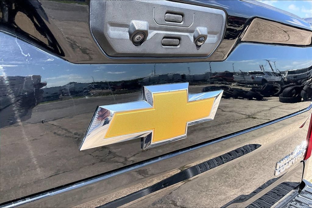 Used 2024 Chevrolet Silverado 3500 High Country w/ Technology Package AWD/4WD image 27