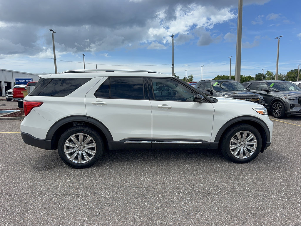 Certified 2022 Ford Explorer Limited w/ Hybrid Equipment Group 310A AWD/4WD image 5