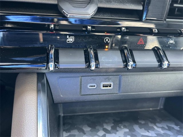 Used 2024 GMC Canyon Denali image 37