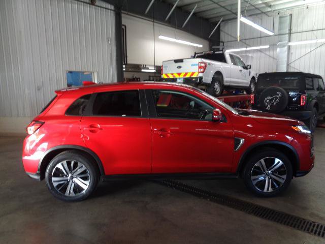 Used 2025 Mitsubishi Outlander Sport SE AWD/4WD image 2