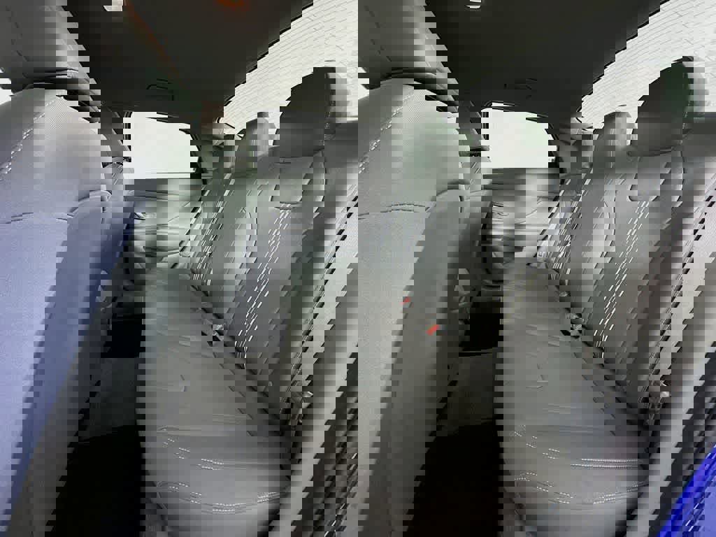 Used 2023 Hyundai Elantra SEL w/ Convenience Package image 12