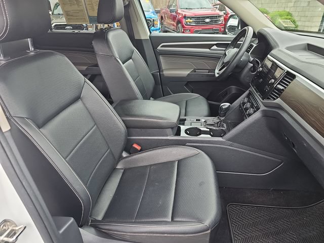 Used 2022 Volkswagen Atlas SE w/ Black Wheel Package FWD image 12