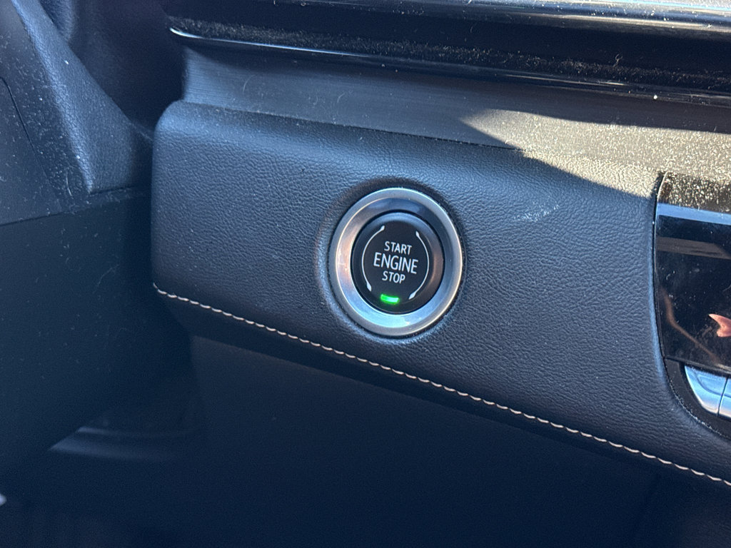 Used 2021 Cadillac Escalade ESV Premium Luxury w/ LPO, Radiant Package image 19