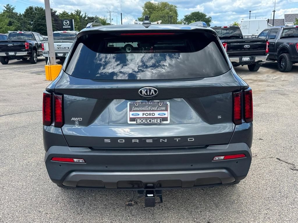 Used 2021 Kia Sorento S w/ Panoramic Sunroof Package AWD/4WD image 4