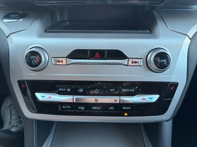 Certified 2022 Ford Explorer XLT image 32