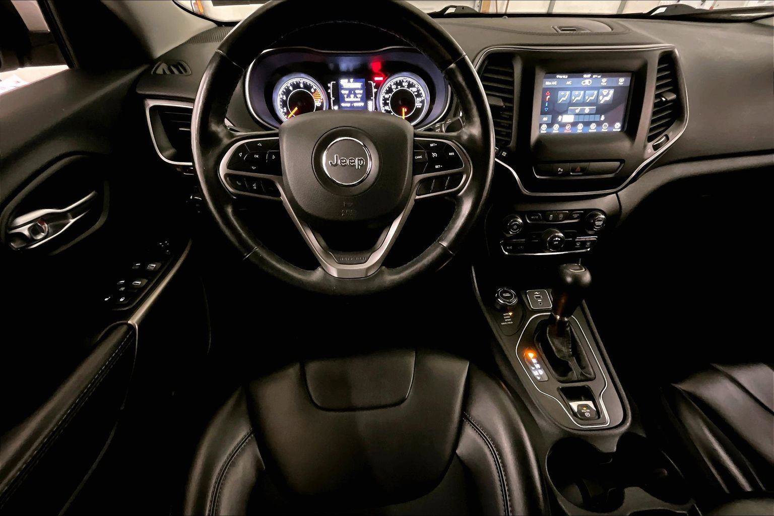 Used 2020 Jeep Cherokee Latitude Plus w/ Cold Weather Group image 7