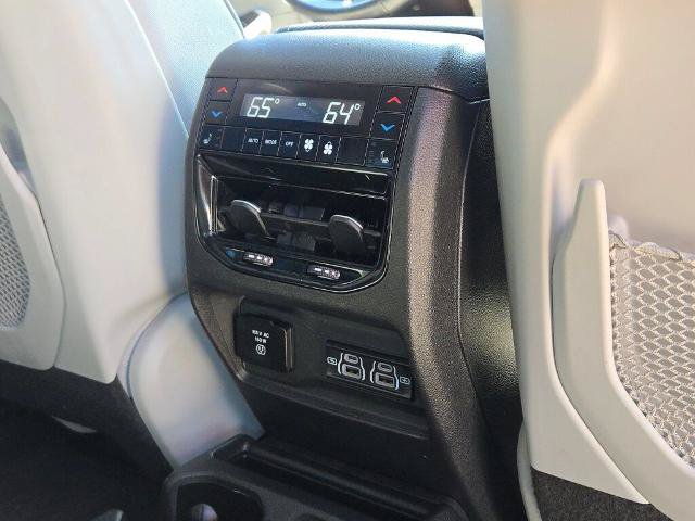 Used 2021 Jeep Grand Cherokee L Overland w/ Luxury Tech Group IV AWD/4WD image 11