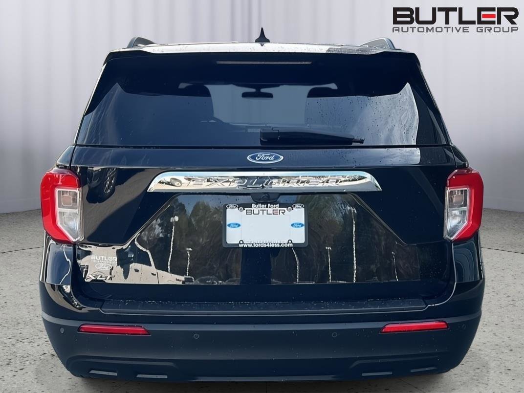 Certified 2023 Ford Explorer XLT RWD image 4