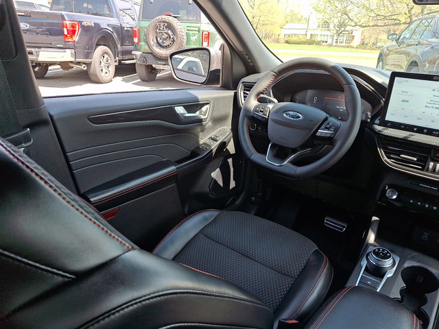Certified 2023 Ford Escape ST-Line w/ Tech Pack #1 AWD/4WD image 15