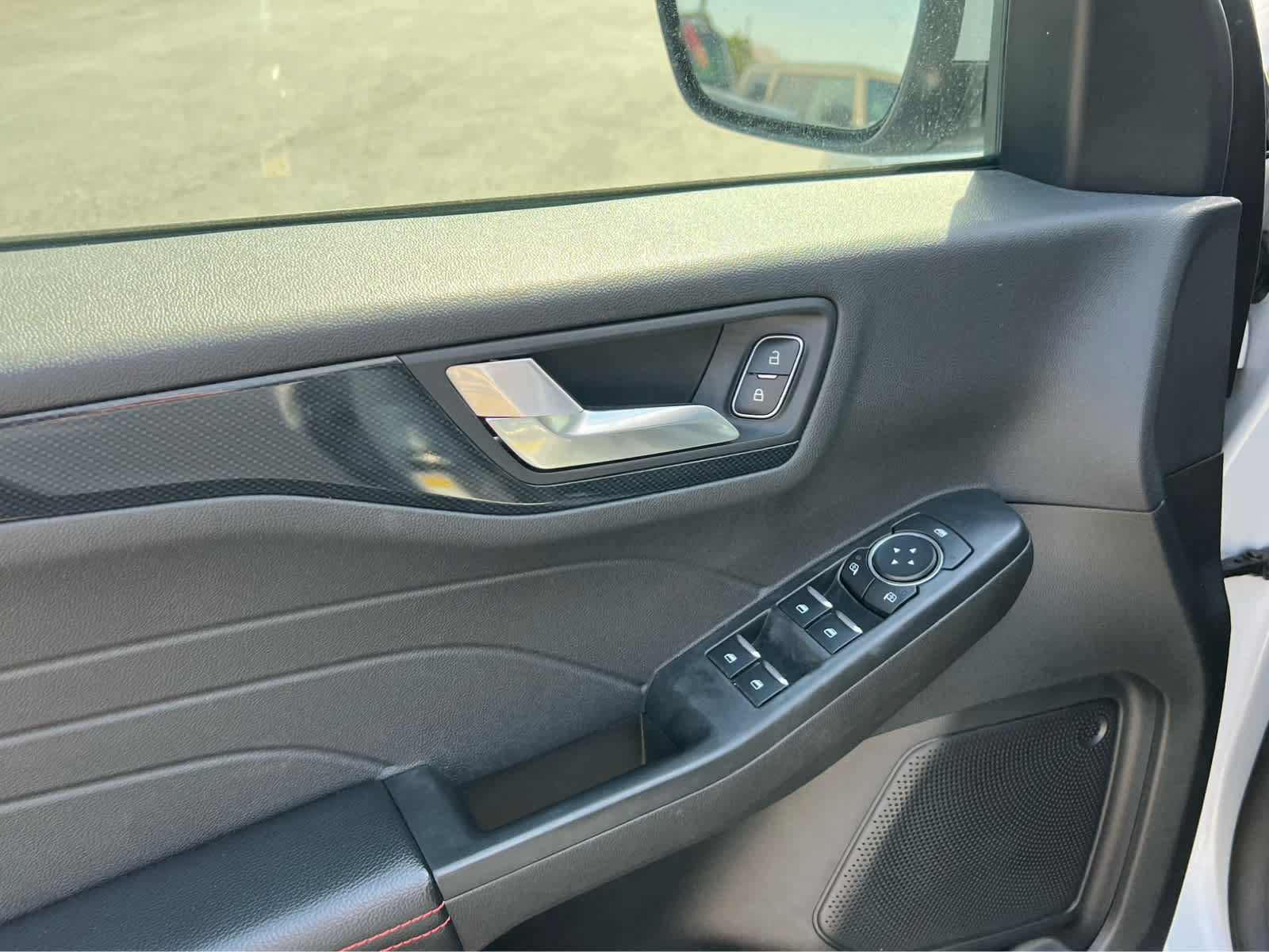 Certified 2025 Ford Escape ST-Line Select AWD/4WD image 30