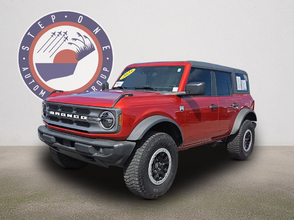 Certified 2023 Ford Bronco Big Bend w/ Sasquatch Package AWD/4WD image 2