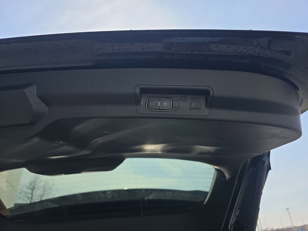 Certified 2024 Ford Explorer XLT w/ Equipment Group 202A image 13