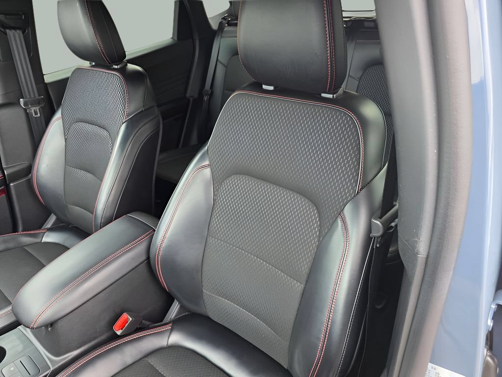Certified 2025 Ford Escape ST-Line Select AWD/4WD image 14