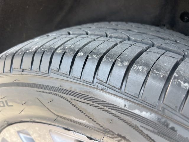 Certified 2022 Ford Explorer XLT w/ Equipment Group 202A image 31