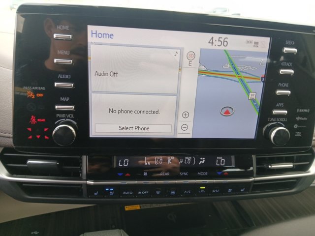 Used 2024 Toyota Sienna Platinum FWD image 20
