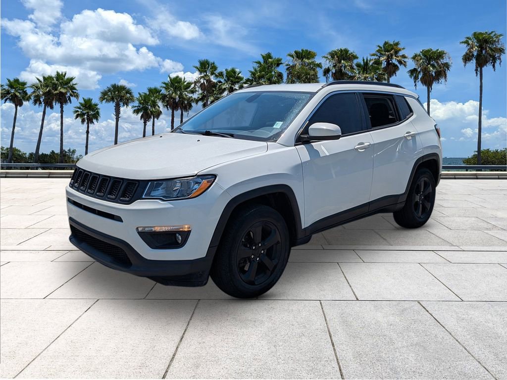 Used 2018 Jeep Compass Latitude FWD image 3