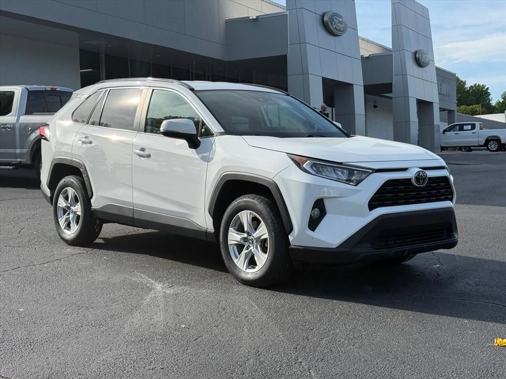 Used 2021 Toyota RAV4 XLE FWD image 2