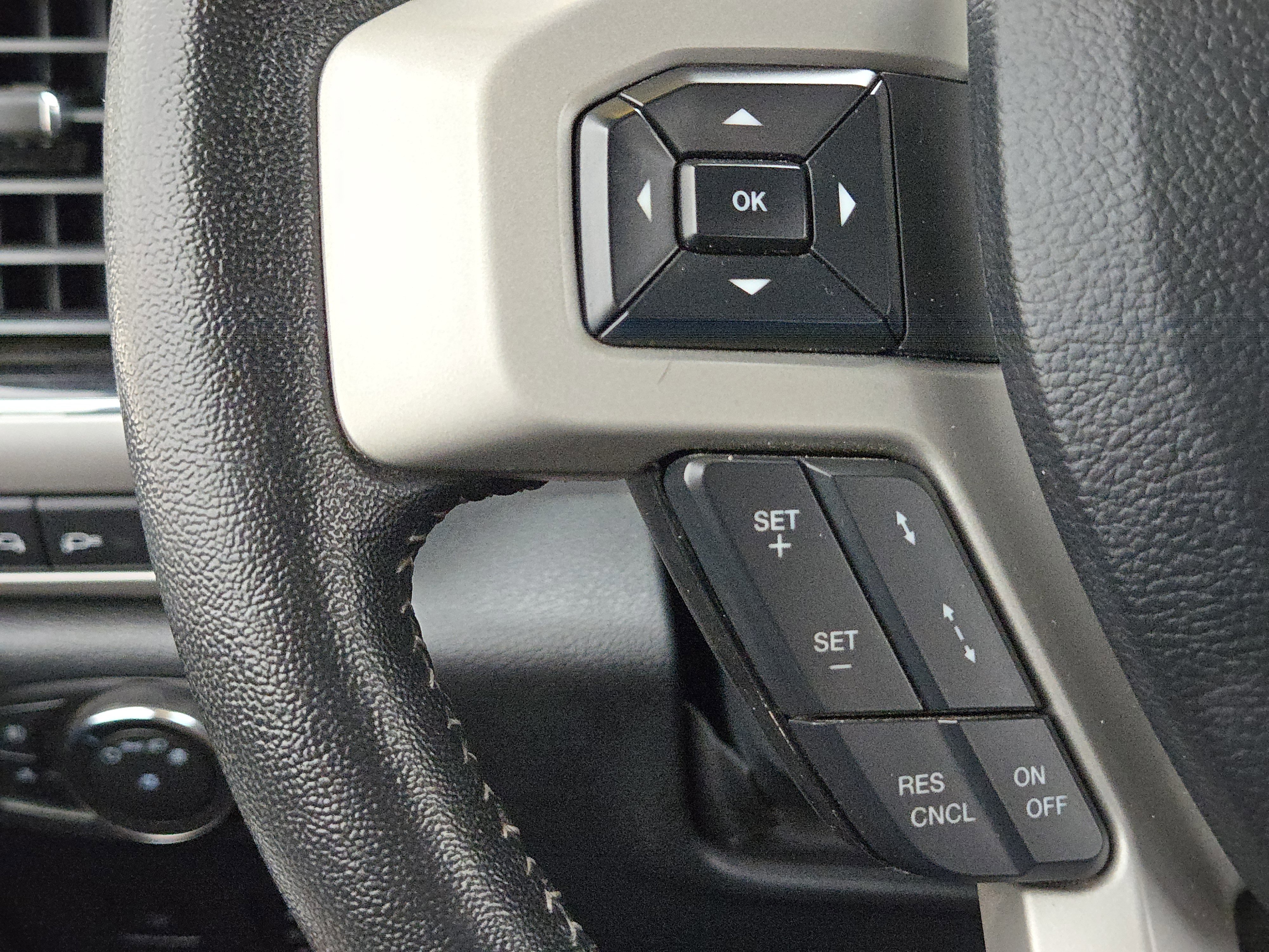 Certified 2022 Ford F250 Lariat w/ Tremor Off-Road Package image 27