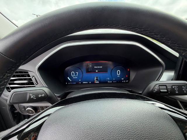 Certified 2025 Ford Escape Platinum AWD/4WD image 38