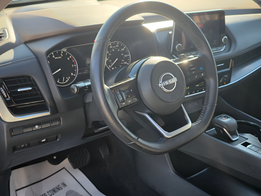 Used 2022 Nissan Rogue SV w/ SV Premium Package AWD/4WD image 16