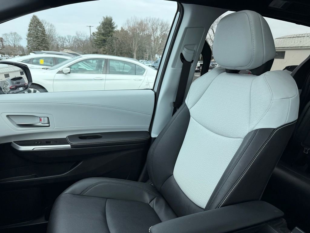 Used 2025 Toyota Sienna XSE w/ XSE Plus Package image 15