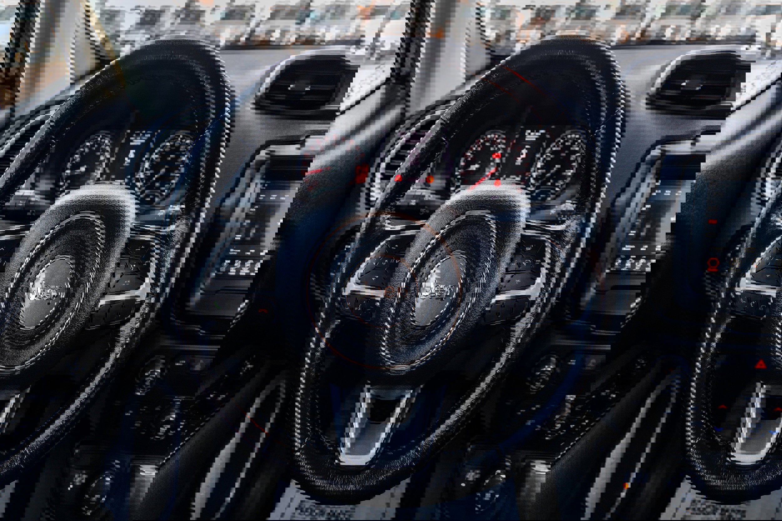 Used 2018 Jeep Renegade Latitude w/ Cold Weather Group image 13