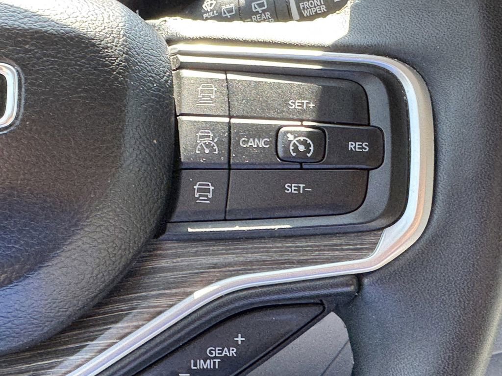 Used 2024 Jeep Wagoneer Series III AWD/4WD image 17