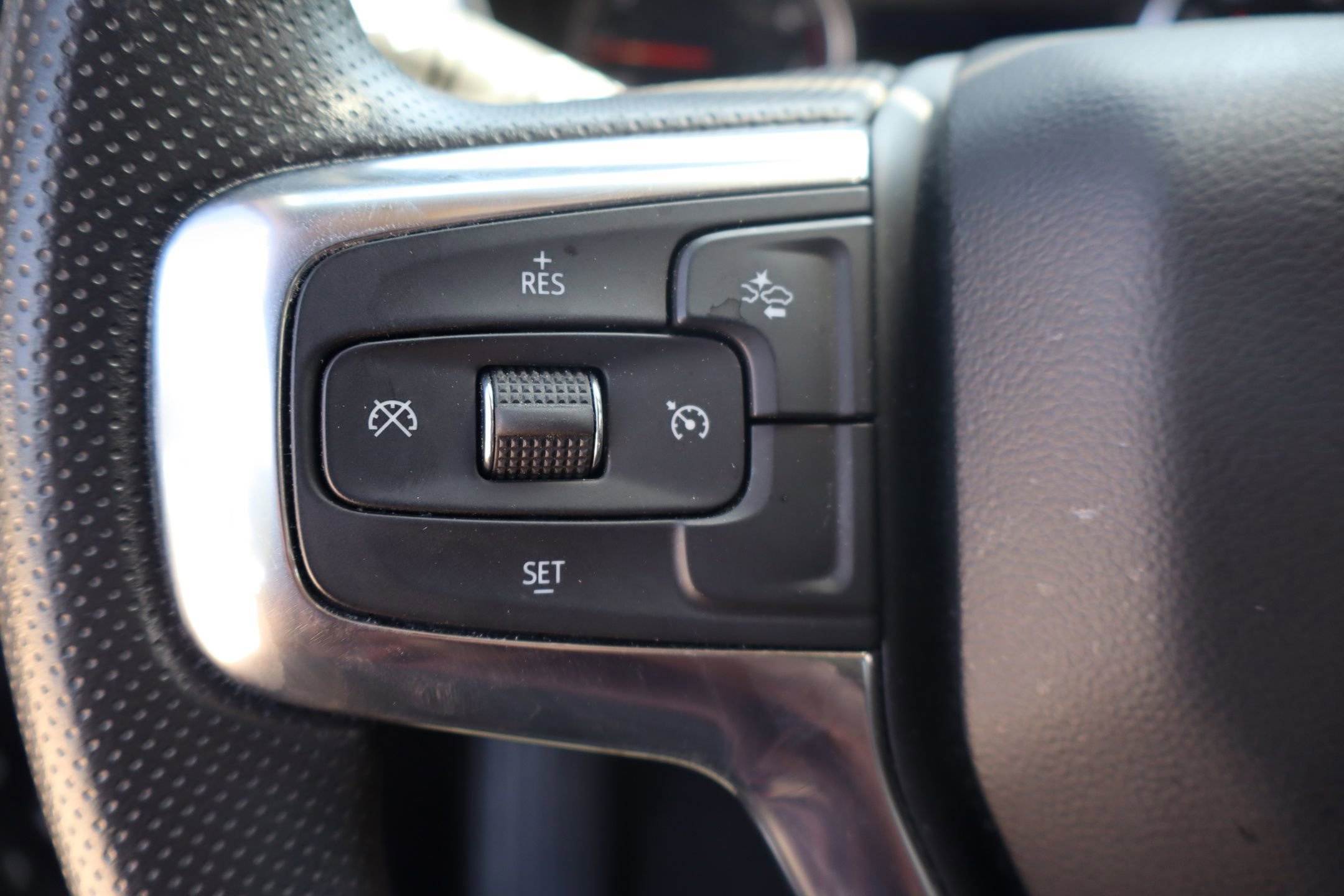 Used 2024 Chevrolet Blazer LT w/ Convenience Package FWD image 16