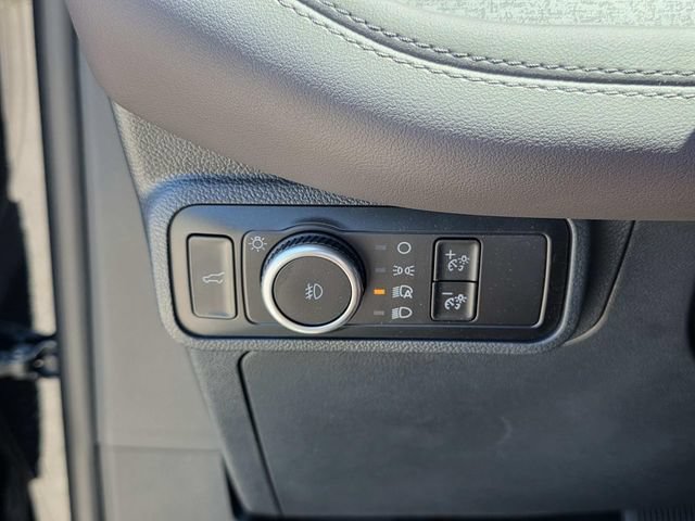 Certified 2026 Ford Explorer Platinum RWD image 22