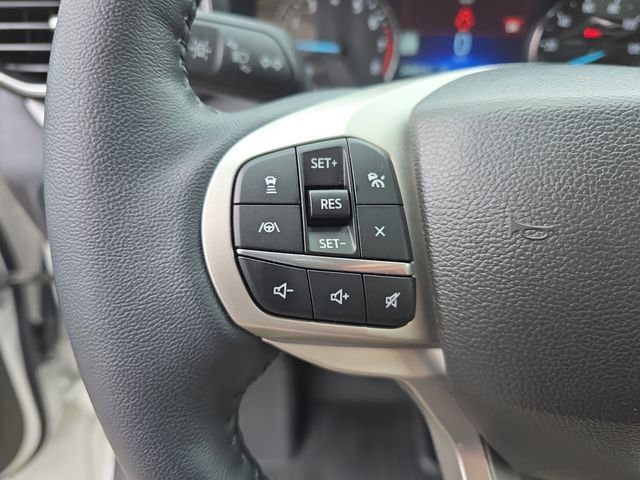 Certified 2023 Ford Explorer XLT w/ Equipment Group 202A AWD/4WD image 17