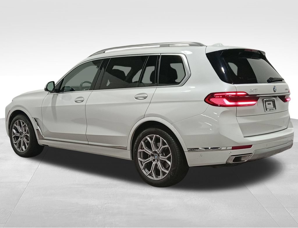 Used 2024 BMW X7 xDrive40i w/ Premium Package AWD/4WD image 7