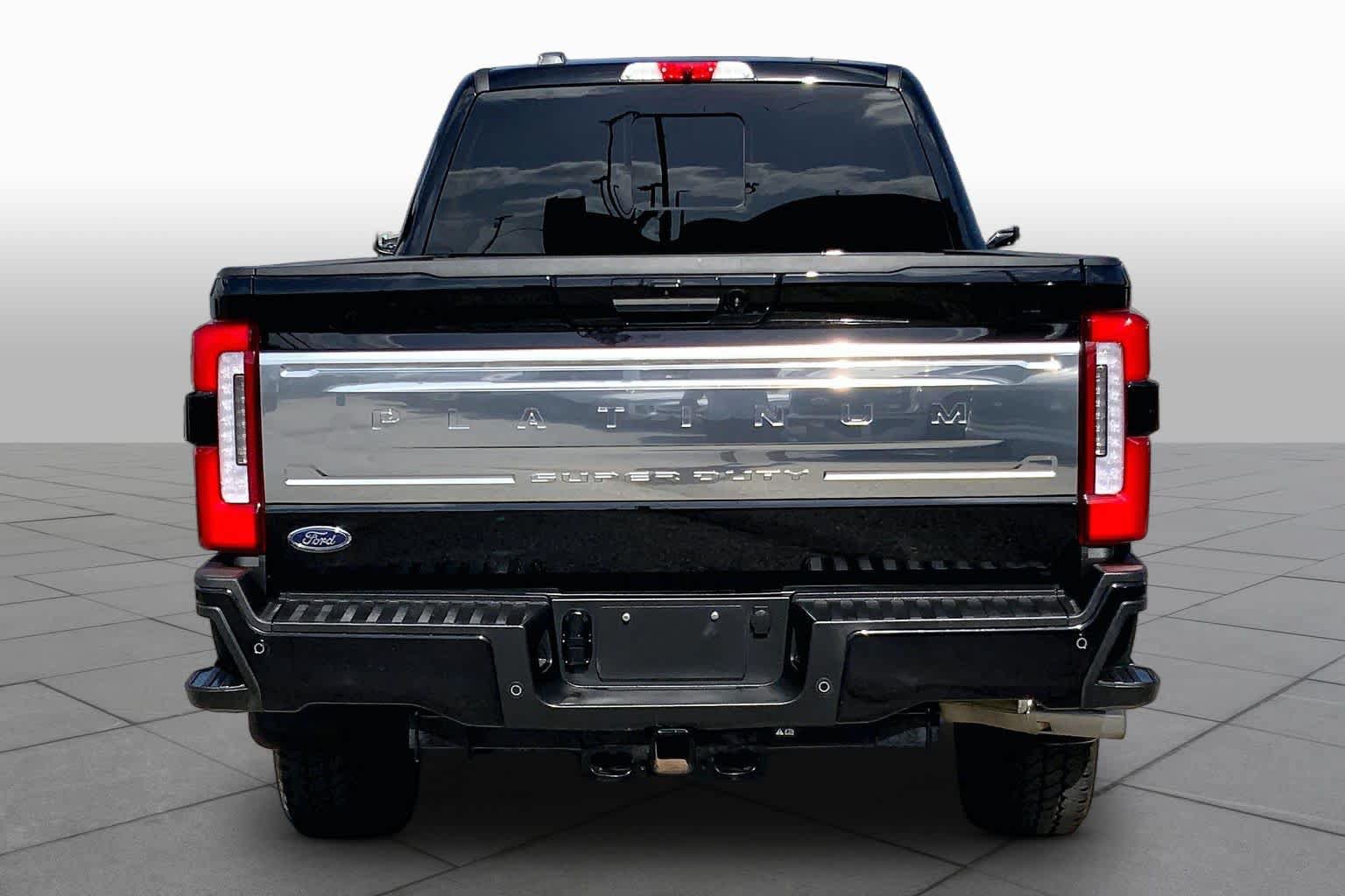 Certified 2024 Ford F350 Platinum w/ FX4 Off-Road Package AWD/4WD image 5