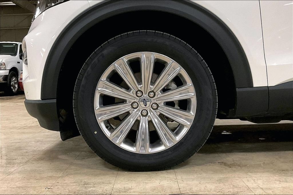 Certified 2023 Ford Explorer Limited w/ Equipment Group 301A AWD/4WD image 9