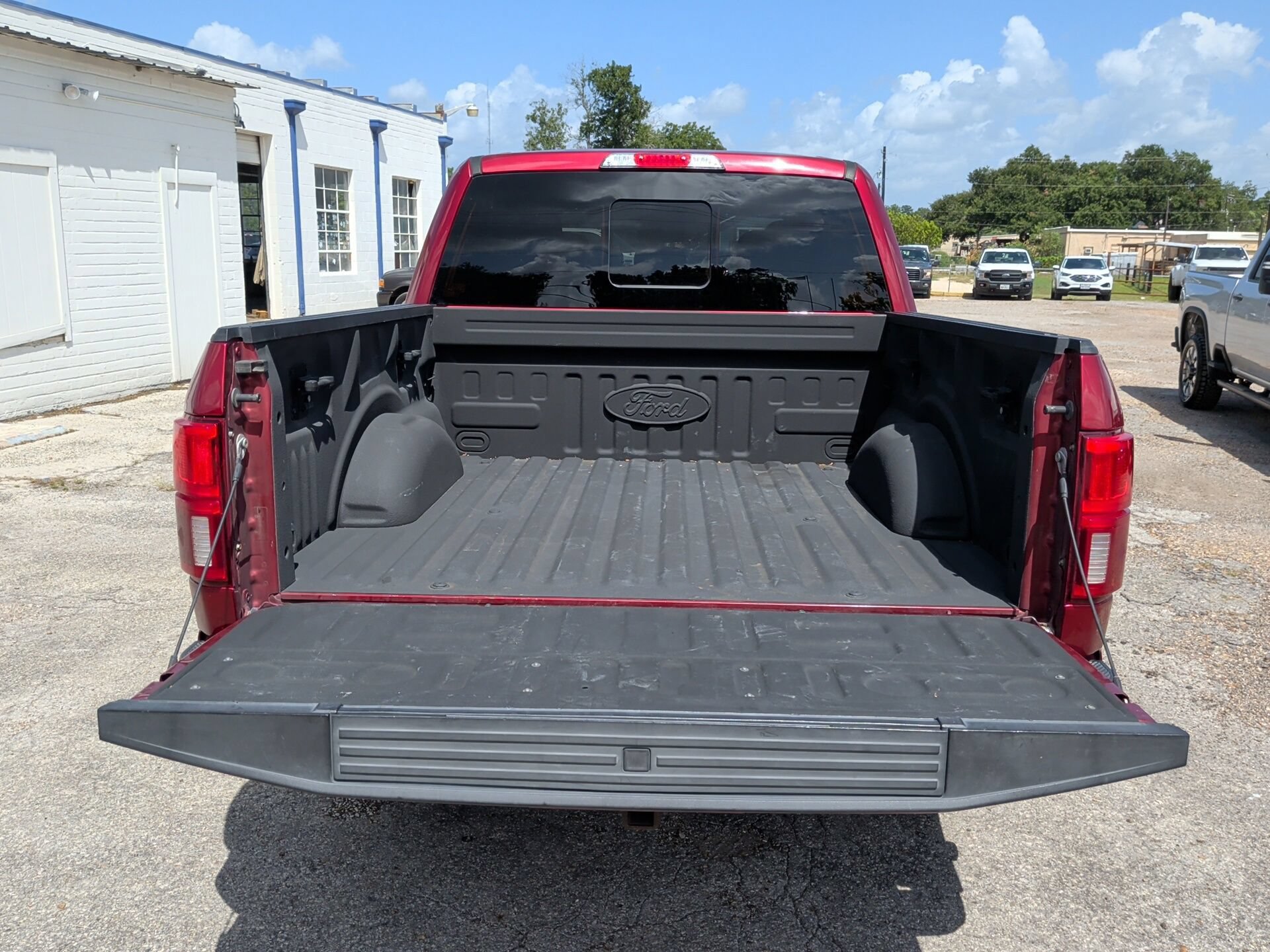 Certified 2019 Ford F150 Lariat w/ Equipment Group 502A Luxury AWD/4WD image 33