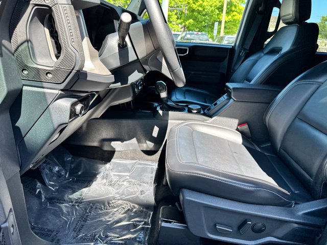 Certified 2025 Ford Bronco Outer Banks w/ Sasquatch Package AWD/4WD image 25