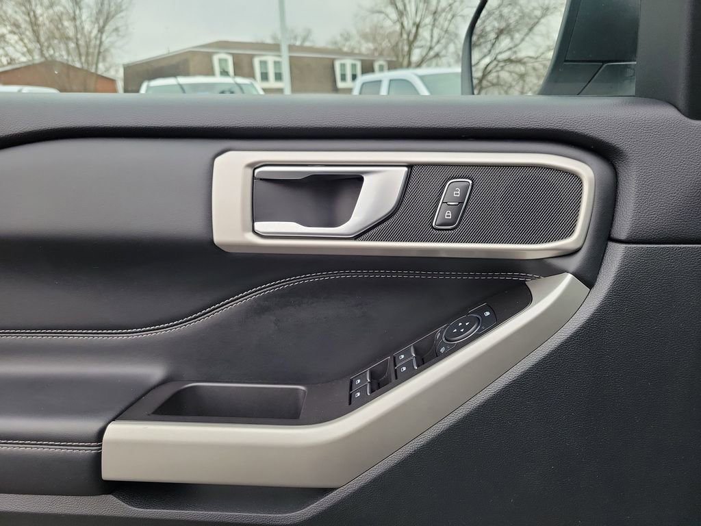 Certified 2023 Ford Explorer XLT w/ Equipment Group 202A image 18