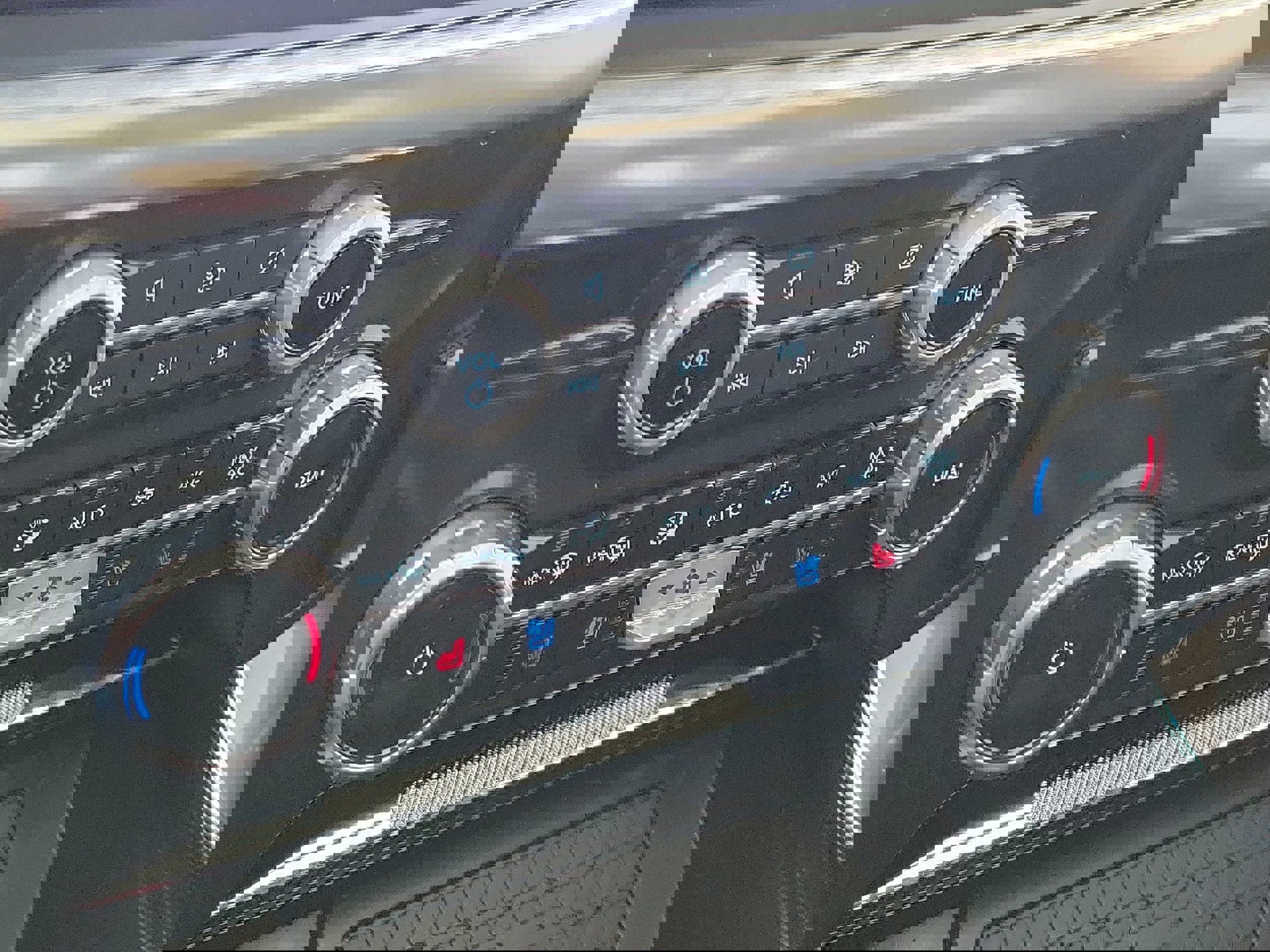 Certified 2023 Ford F150 Lariat w/ Equipment Group 502A High image 26