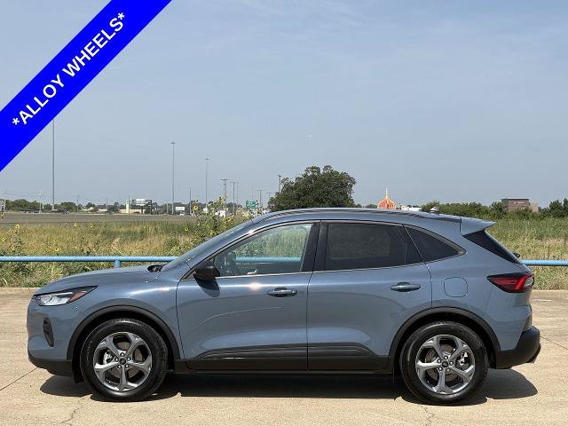 Certified 2025 Ford Escape ST-Line FWD image 3