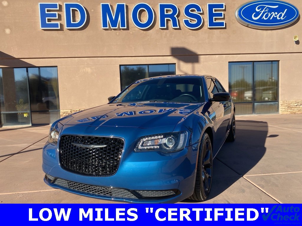 Used 2021 Chrysler 300 Touring w/ Sport Appearance Package image 1