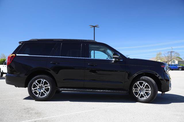 Certified 2025 Ford Expedition Active AWD/4WD image 6