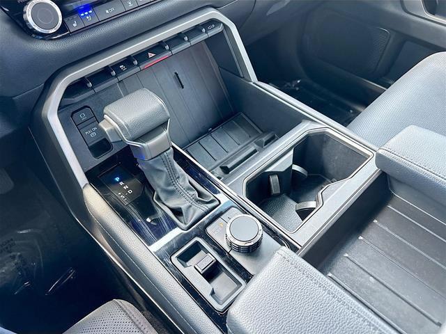 Used 2025 Toyota Tundra Limited AWD/4WD image 18