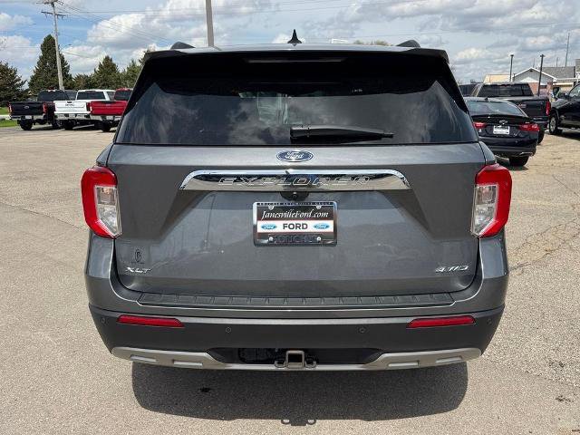 Certified 2022 Ford Explorer XLT w/ Equipment Group 202A AWD/4WD image 4