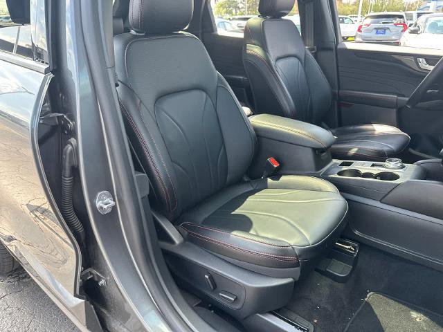 Certified 2025 Ford Escape ST-Line Elite w/ Premium Technology Package AWD/4WD image 34