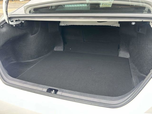 Used 2025 Toyota Camry SE w/ Convenience Package image 11