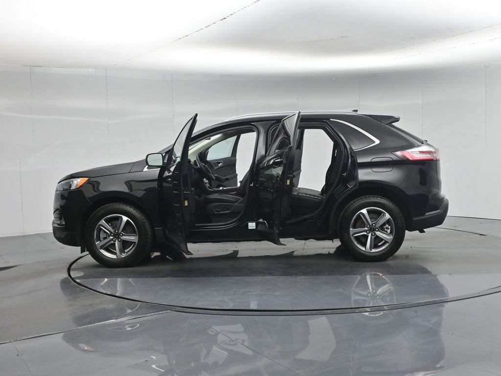 Certified 2024 Ford Edge SEL w/ Convenience Package AWD/4WD image 5