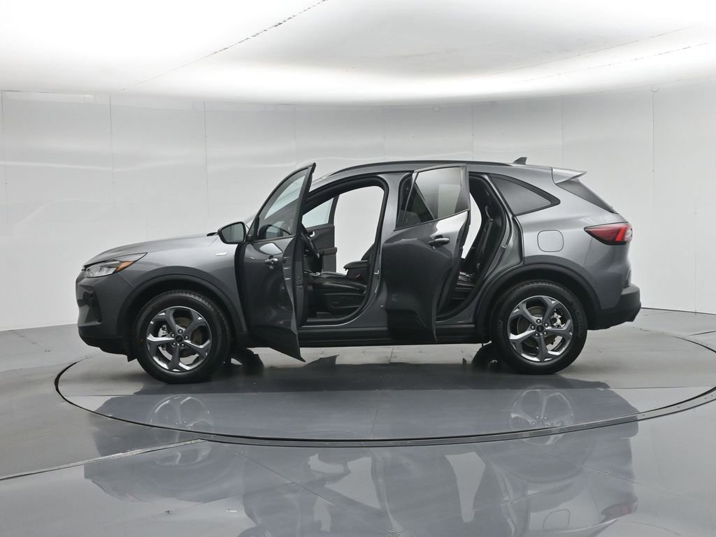 Certified 2025 Ford Escape ST-Line AWD/4WD image 39