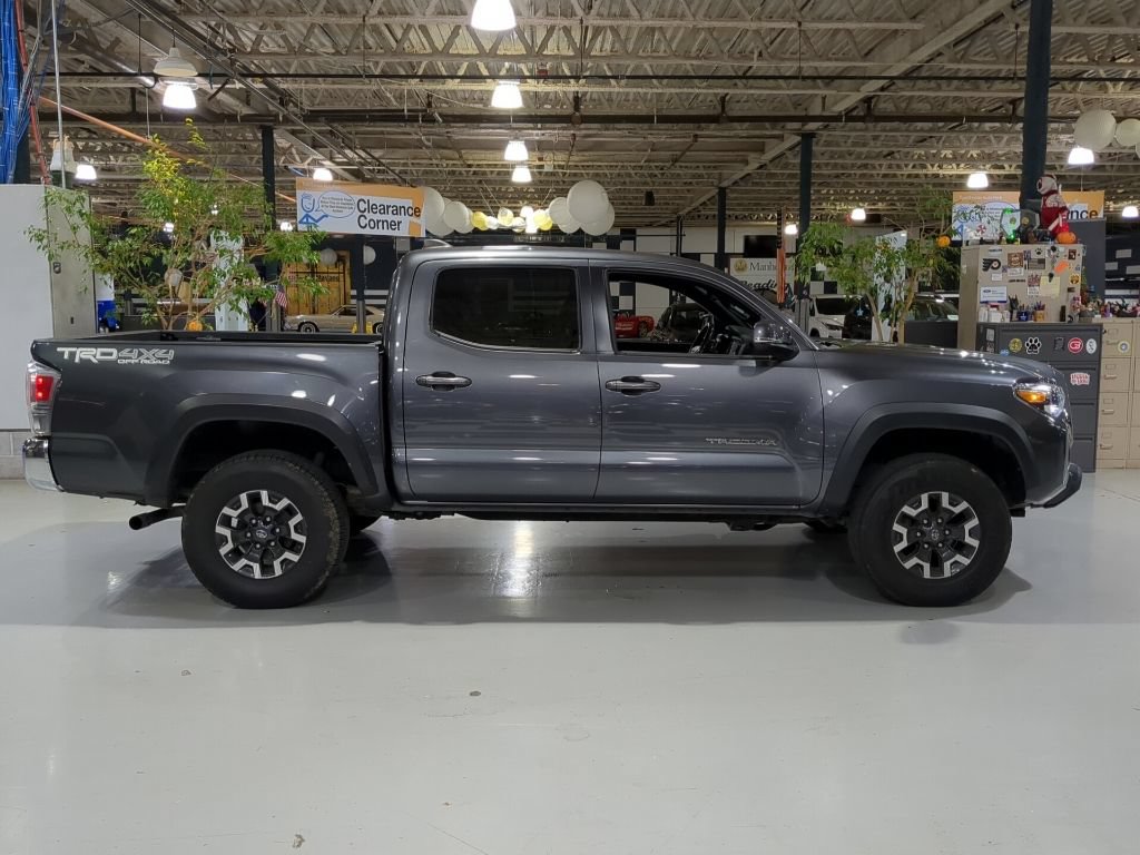 Used 2021 Toyota Tacoma TRD Off-Road AWD/4WD image 7