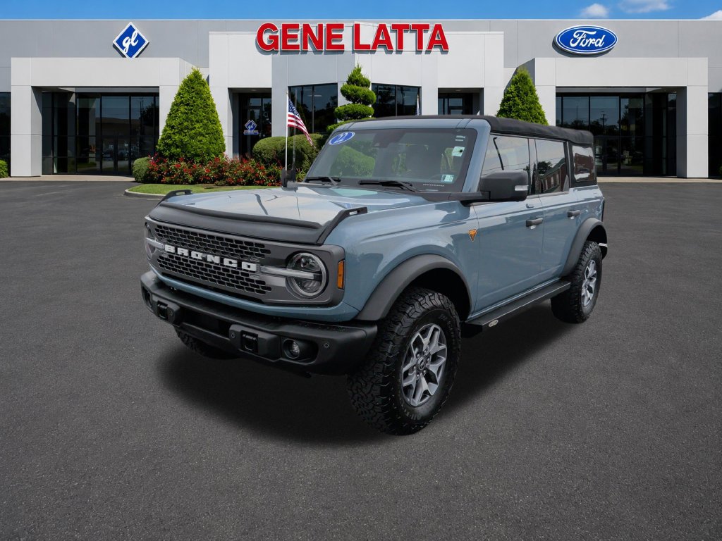 Certified 2022 Ford Bronco Badlands AWD/4WD image 3