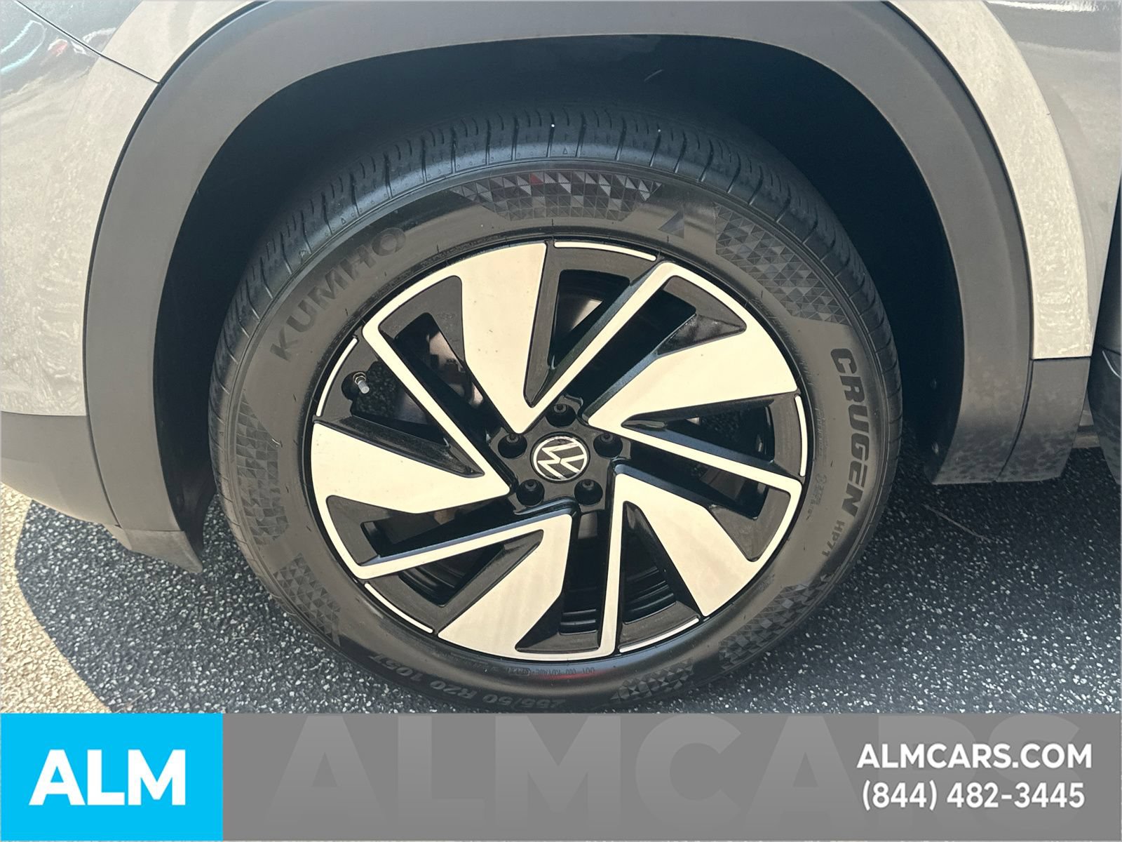 Used 2025 Volkswagen Atlas SE FWD image 12